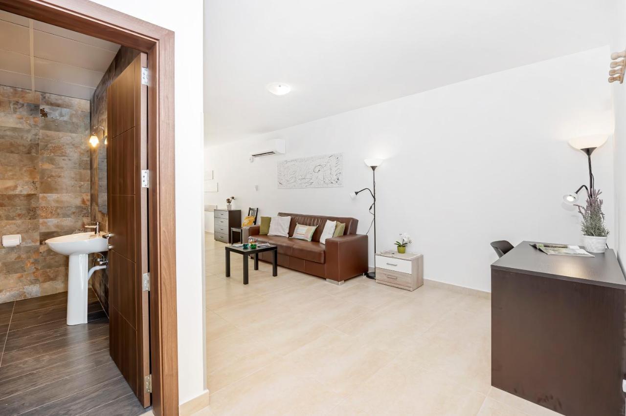 Summer Breeze Comfort Sunny Apartments Close To The Sandy Beaches - By Getawaysmalta Mellieħa Eksteriør billede